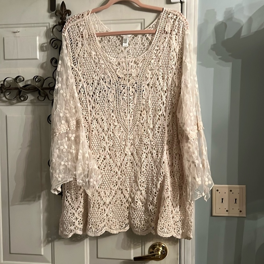 26/28 Cato cream crochet and lace shirt